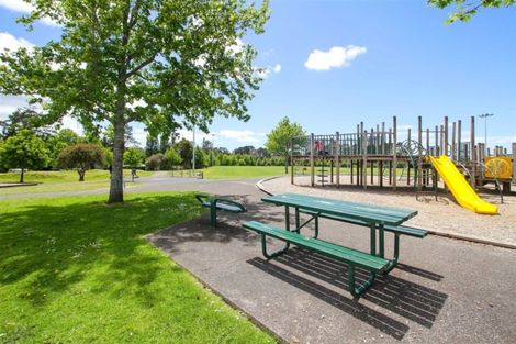 Photo of property in 2/322 Royal Road, Massey, Auckland, 0614