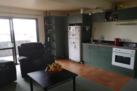 Photo of property in 136 West Harbour Drive, West Harbour, Auckland, 0618