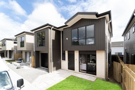 Photo of property in 1/4 Godley Road, Green Bay, Auckland, 0604