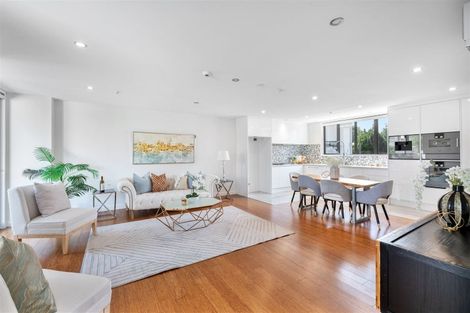 Photo of property in 54 Omahu Road, Greenlane, Auckland, 1051