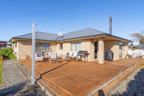 Photo of property in 24 Charles Street, Carterton, 5713