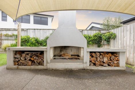 Photo of property in 5 Hanlow Place, Pyes Pa, Tauranga, 3112