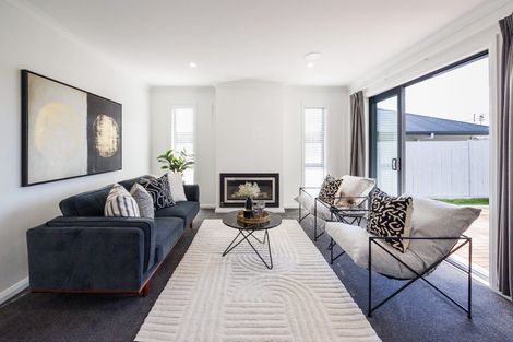 Photo of property in 48 Sardinia Grove, Fitzherbert, Palmerston North, 4410