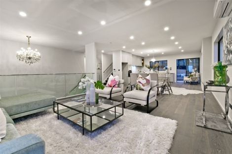 Photo of property in 8 Harvest Avenue, Orewa, 0931