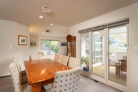 Photo of property in 16 Neston Grove, Churton Park, Wellington, 6037