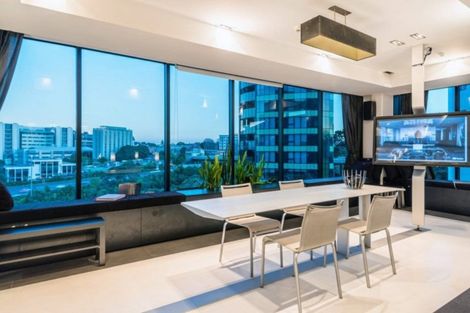 Photo of property in 3a/2 Saint Martins Lane, Grafton, Auckland, 1010