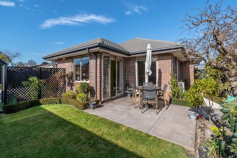 Photo of property in 102a Prestons Road, Redwood, Christchurch, 8051