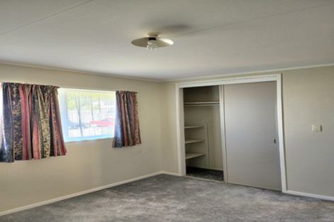 Photo of property in 2/35 Paramu Avenue, Birkdale, Auckland, 0626