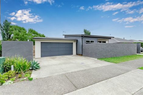 Photo of property in 10 Matuhi Street, Waikanae, 5036