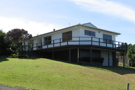 Photo of property in 5 Wilkinson Way, Browns Bay, Auckland, 0630