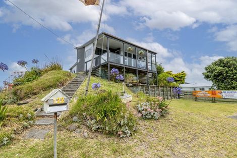 Photo of property in 122 Seabury Avenue, Foxton Beach, Foxton, 4815
