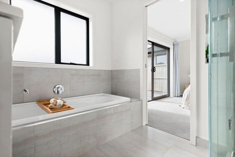 Photo of property in 8 Faber Place, Rototuna North, Hamilton, 3210