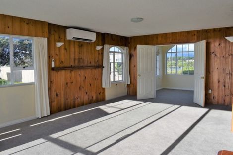 Photo of property in 68 Marine Parade, Otaki Beach, Otaki, 5512