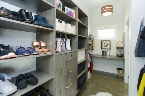 Photo of property in 80 Orotu Drive, Poraiti, Napier, 4112