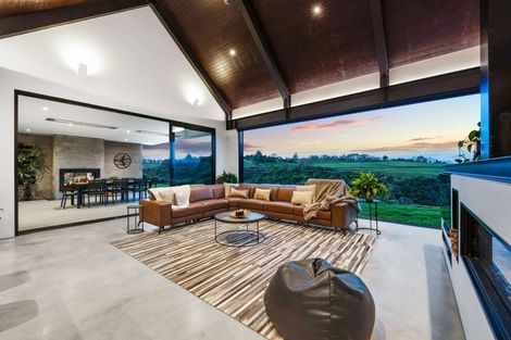 Photo of property in 104 Stoneridge Terrace, Whitford, Manurewa, 2576