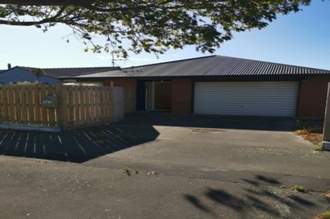 Photo of property in 100 Tilford Street, Woolston, Christchurch, 8062