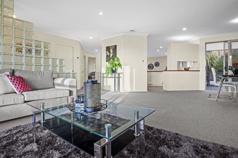 Photo of property in 55 Mt Lebanon Crescent, The Gardens, Auckland, 2105