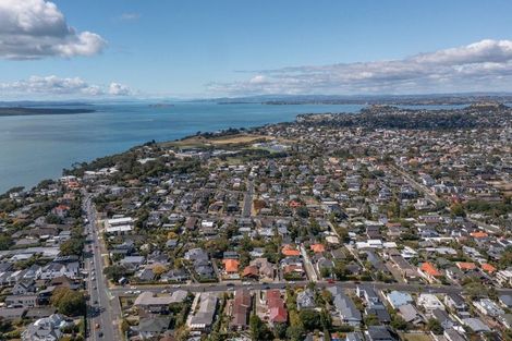 Photo of property in 3/5 Onepoto Road, Hauraki, Auckland, 0622