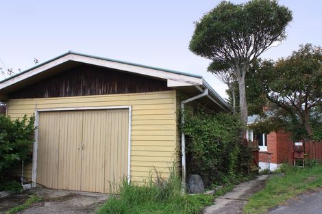 Photo of property in 1 Hellyer Street, Macandrew Bay, Dunedin, 9014
