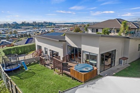 Photo of property in 6 Renner Place, Pyes Pa, Tauranga, 3112