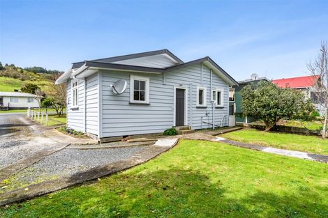 Photo of property in 74 George Street, Hikurangi, 0114