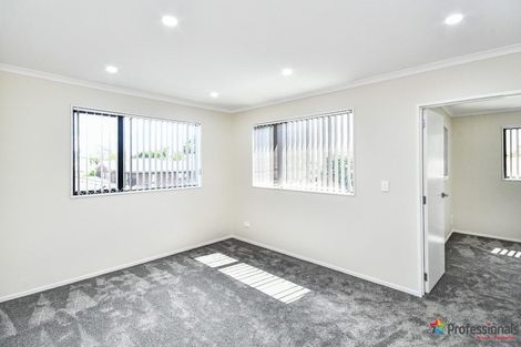 Photo of property in 4a Romney Place, Manurewa, Auckland, 2102