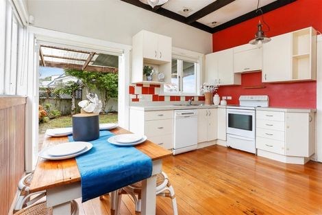 Photo of property in 8 Rogan Street, Mount Roskill, Auckland, 1041