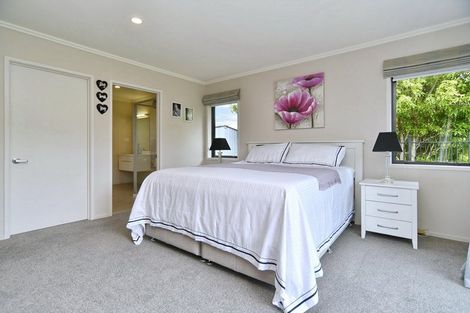 Photo of property in 3 Orewa Close, Parklands, Christchurch, 8083