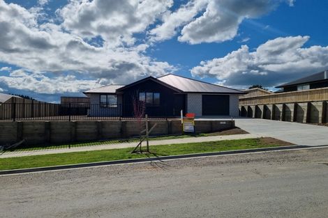 Photo of property in 22 Acacia Avenue, Kihikihi, Te Awamutu, 3800