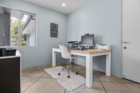 Photo of property in 18 Saint James Drive, Huntington, Hamilton, 3210