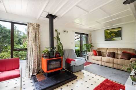 Photo of property in 109 Poplar Grove, Whalers Gate, New Plymouth, 4310