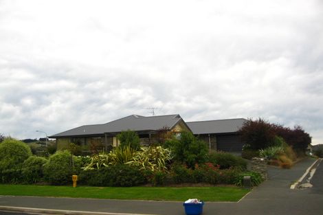 Photo of property in 18 Sunninghurst Drive, Fairfield, Dunedin, 9018