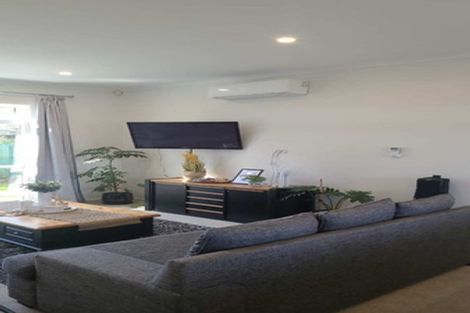 Photo of property in 9 Von Sturmer Street, Mangere East, Auckland, 2024