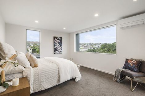 Photo of property in 14 Ilam Lane, Fairview Heights, Auckland, 0632