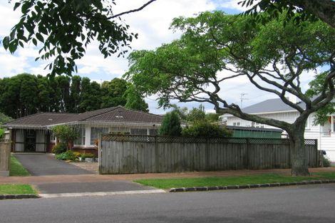Photo of property in 22 Miller Street, Point Chevalier, Auckland, 1022