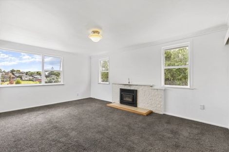 Photo of property in 68 Selwyn Crescent, Forrest Hill, Auckland, 0620