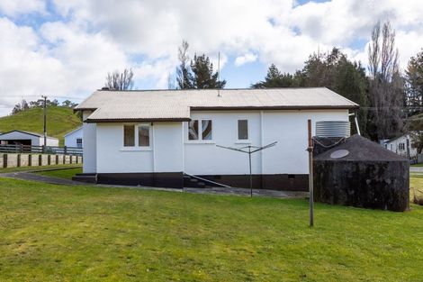 Photo of property in 87 Hovding Street, Norsewood, 4974