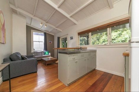 Photo of property in 32 Cardwell Street, Onehunga, Auckland, 1061
