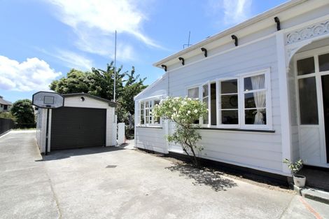 Photo of property in 30 Whites Line West, Woburn, Lower Hutt, 5010