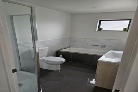 Photo of property in 9 Kaweka Street, New Lynn, Auckland, 0600