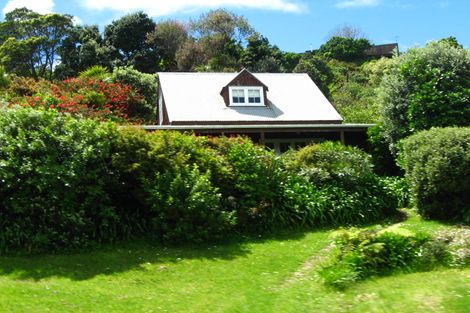 Photo of property in 4 Zita Avenue, Matakatia, Whangaparaoa, 0930