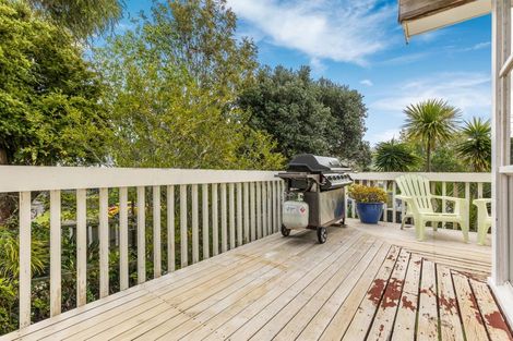 Photo of property in 12 Finlow Drive, Te Atatu South, Auckland, 0610