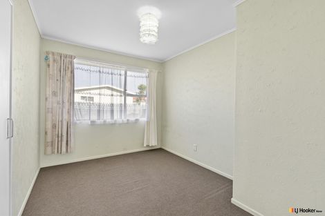 Photo of property in 52 Hobart Crescent, Wattle Downs, Auckland, 2103