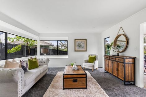 Photo of property in 1/62 Simmental Crescent, Somerville, Auckland, 2014