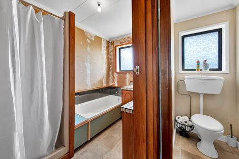 Photo of property in 27 Gore Street, Normanby, Hawera, 4614