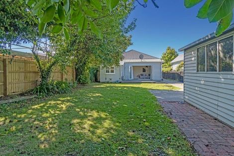 Photo of property in 74 Edward Avenue, Edgeware, Christchurch, 8013