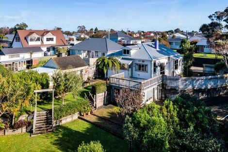 Photo of property in 20 Douglas Street, Hawera, 4610