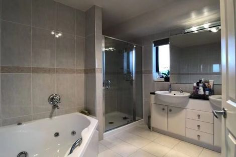 Photo of property in 19 Dressage Lane, Greenhithe, Auckland, 0632