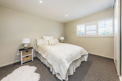 Photo of property in 37 Edmonton Road, Henderson, Auckland, 0612