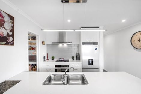 Photo of property in 2 Bragato Way, Te Kauwhata, 3710